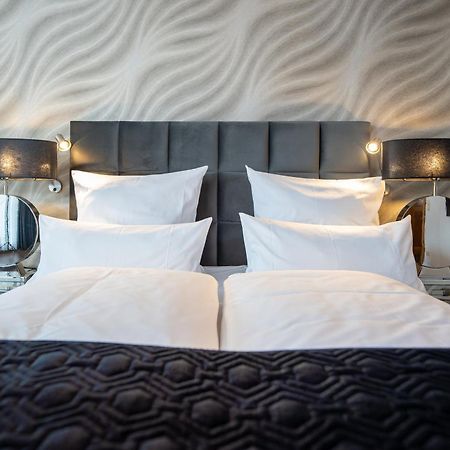 Waldhotel Luise ฟรอยเดนชตัดท์ ภายนอก รูปภาพ