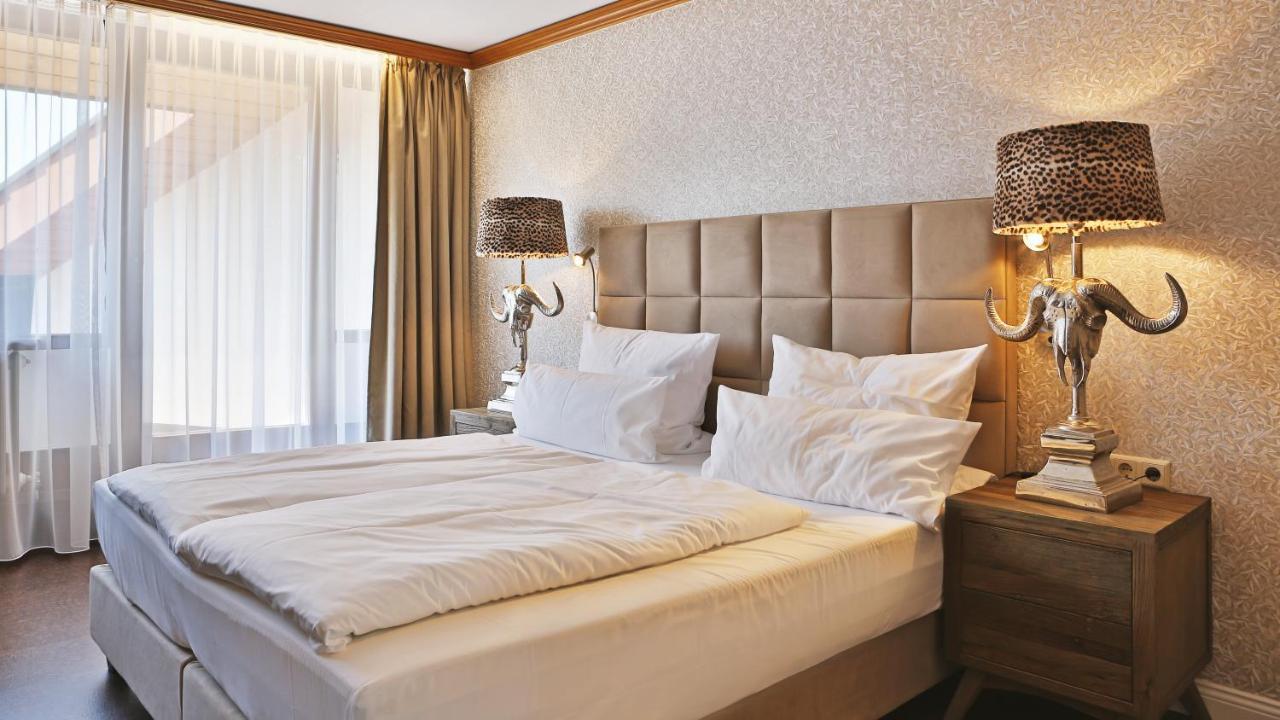 Waldhotel Luise ฟรอยเดนชตัดท์ ภายนอก รูปภาพ