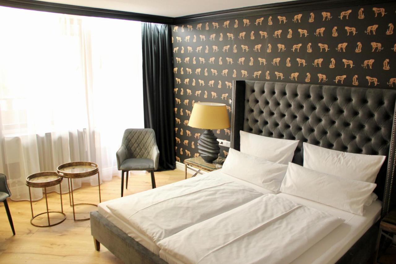 Waldhotel Luise ฟรอยเดนชตัดท์ ภายนอก รูปภาพ