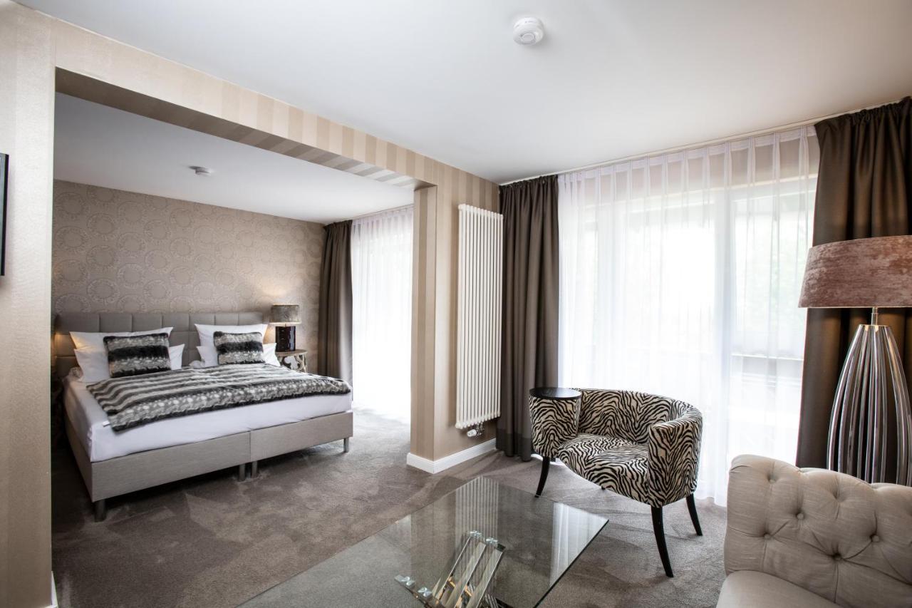 Waldhotel Luise ฟรอยเดนชตัดท์ ภายนอก รูปภาพ
